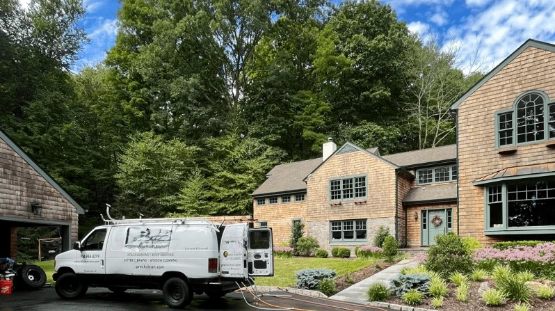 Painesville Power Washing power washing crew working in Eastlake, OH